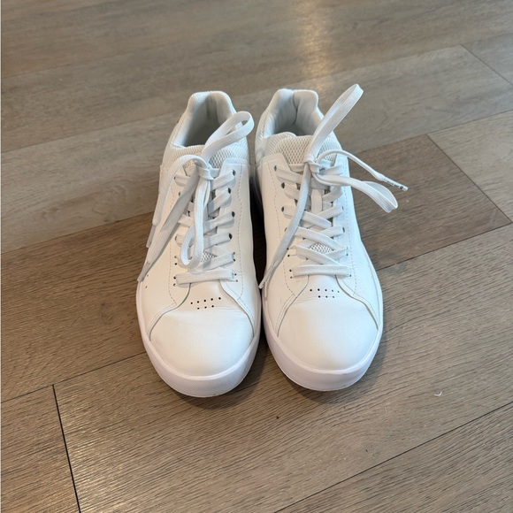 On Cloud The Roger Advantage Sneakers